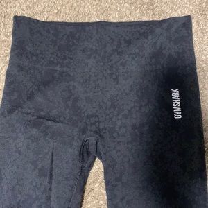 Dark gray gym shark leggings